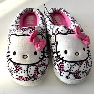 Hello Kitty, plush slippers, pink white size 7/8 W comfortable kidcore worn 1x